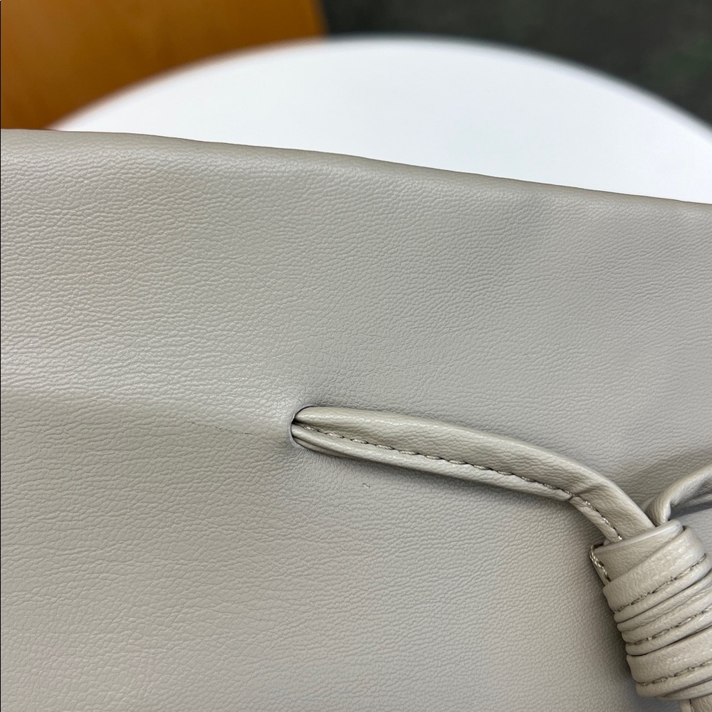 NEW with tag Von Holzhausen the sac bag purse vegan leather bamboo in stone gray - Picture 11 of 16